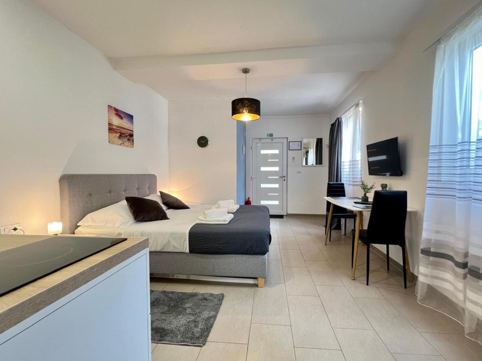 Azzurro Mare Apartment Pula Exterior foto