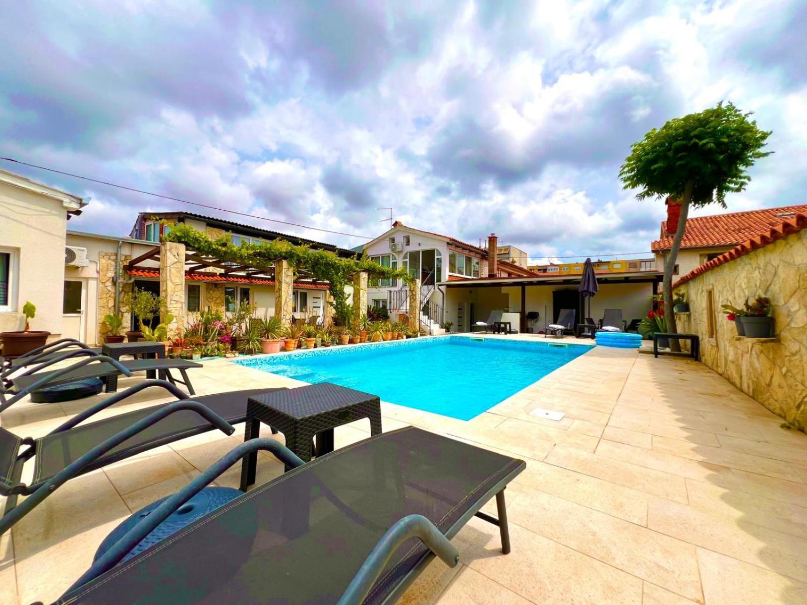 Azzurro Mare Apartment Pula Exterior foto